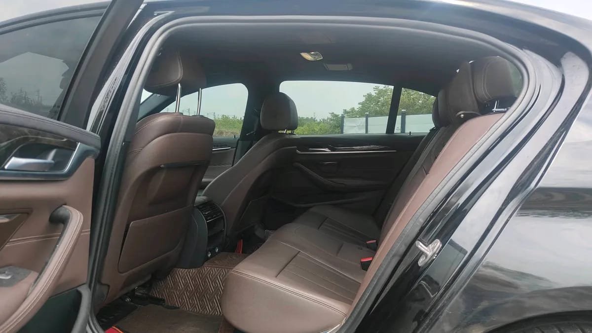 BMW 5 2019 525Li M 6