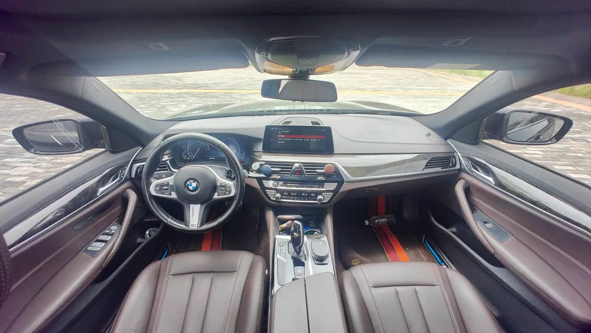 BMW 5 2019 525Li M 7