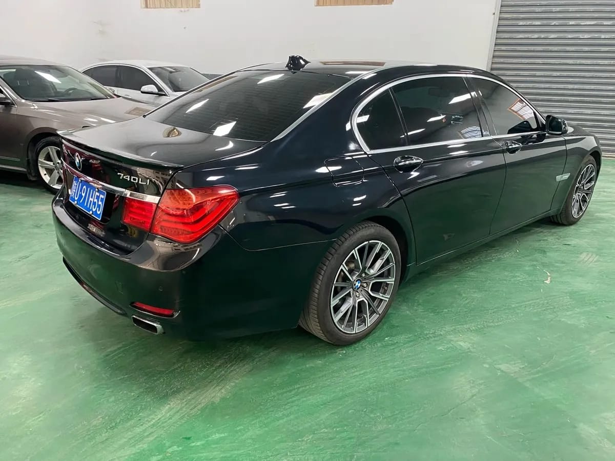 BMW 7 2009 740Li 4