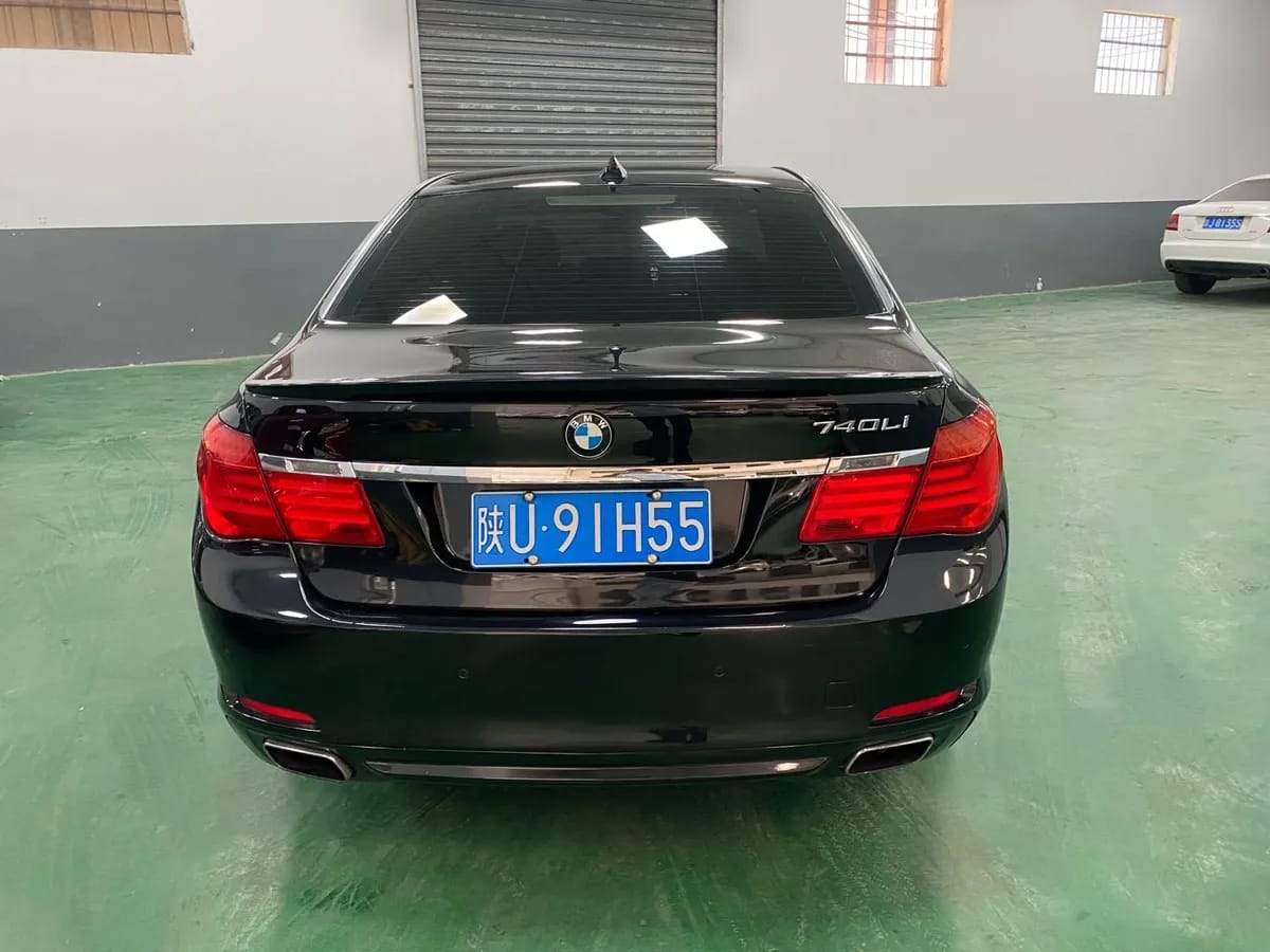 BMW 7 2009 740Li 5