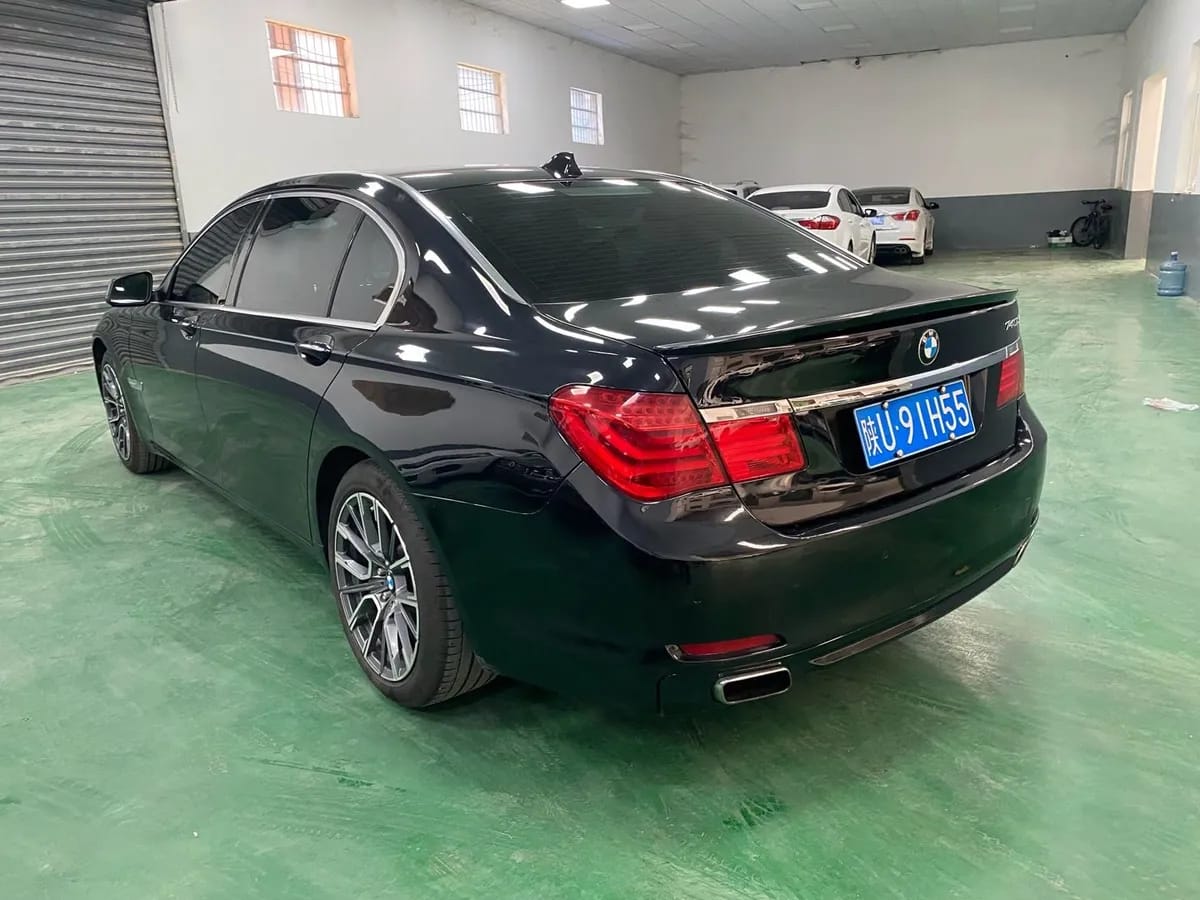 BMW 7 2009 740Li 6
