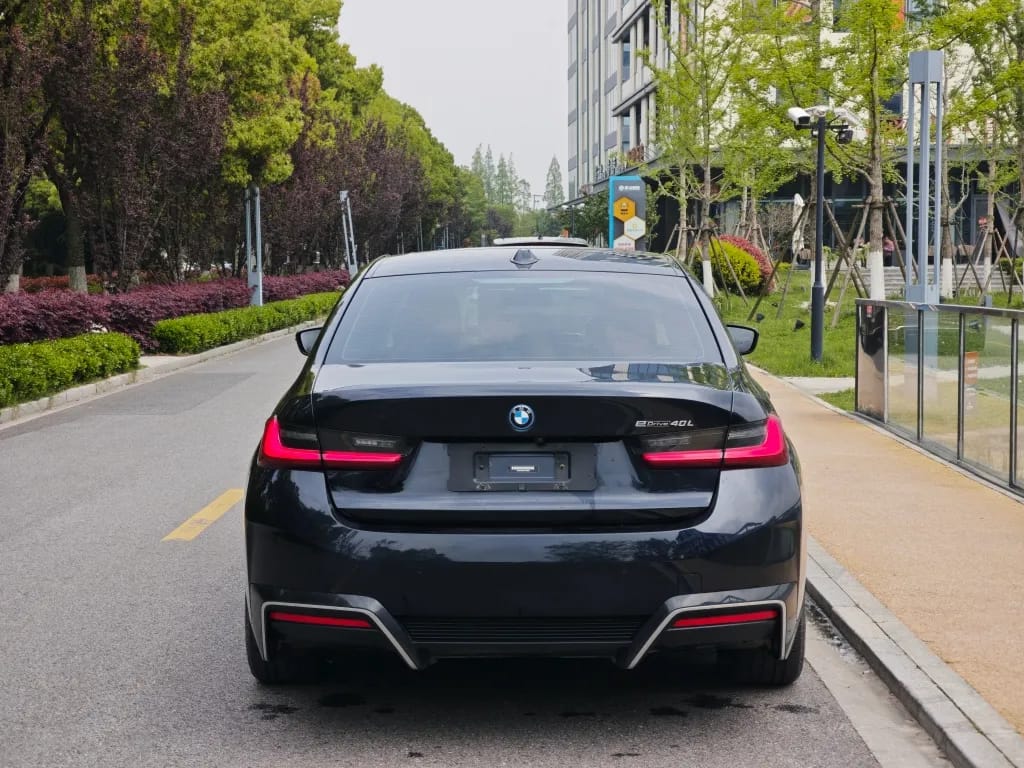 BMW i3 2023 eDrive 40 L 5