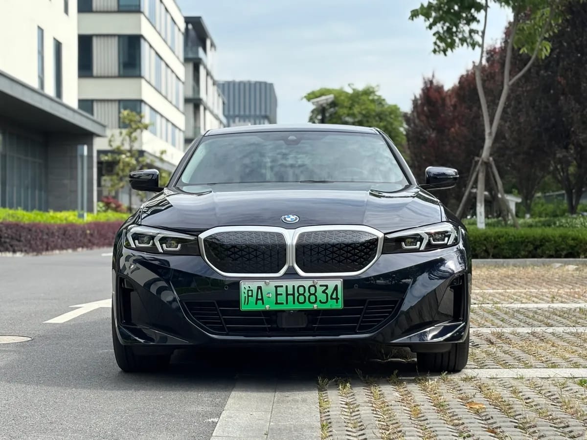 BMW i3 2025 eDrive 35 L 2