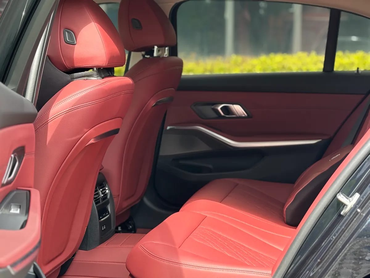 BMW i3 2025 eDrive 35 L 8