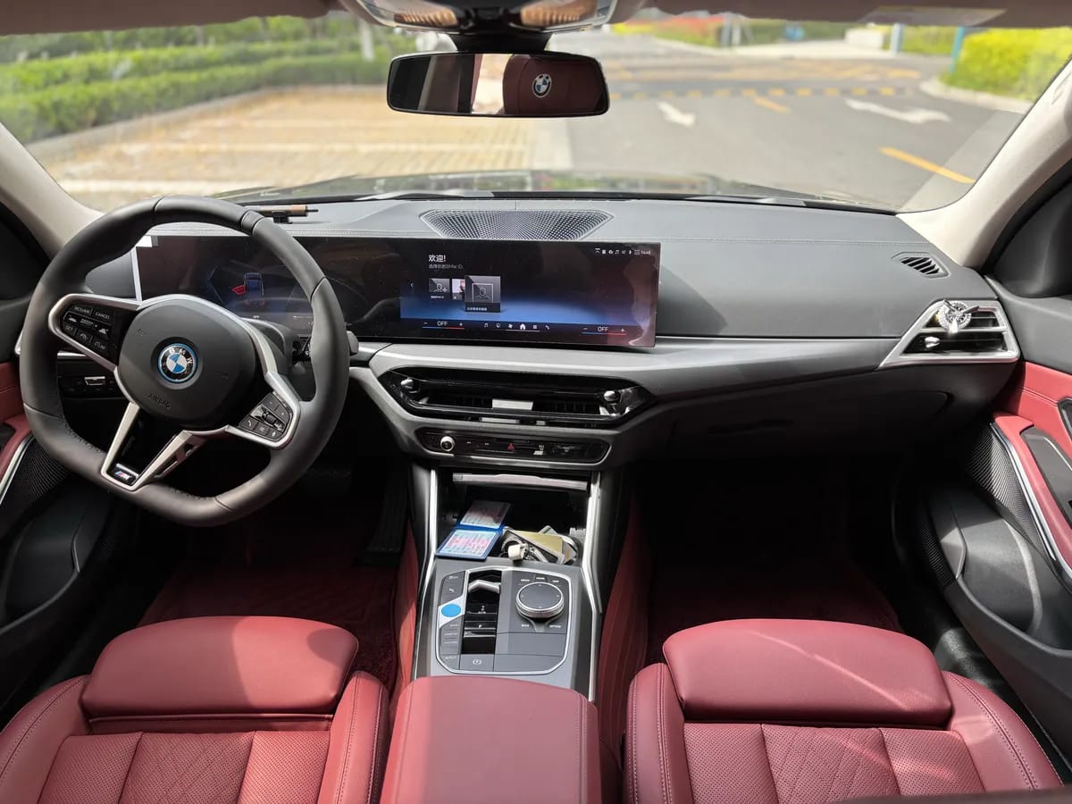 BMW i3 2025 eDrive 35 L 9