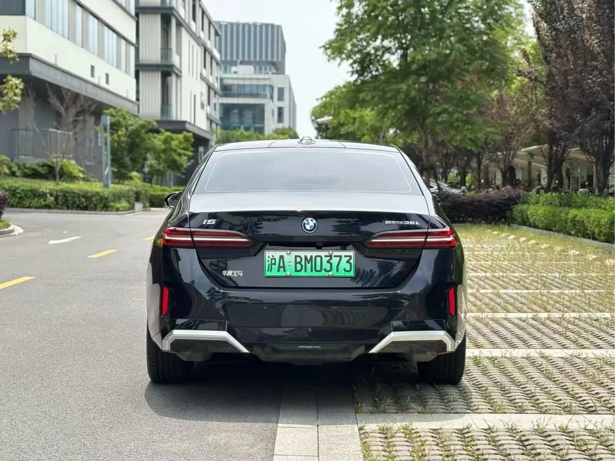 BMW i5 2024 eDrive 35L M 5
