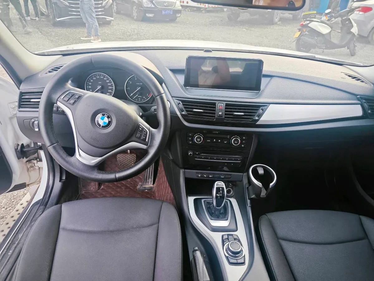 BMW X1 2014 sDrive18i 6
