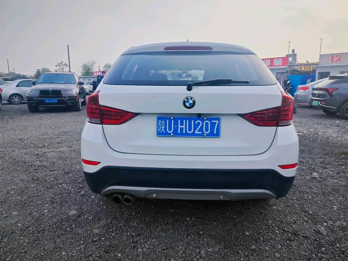 BMW X1 2014 sDrive18i 9
