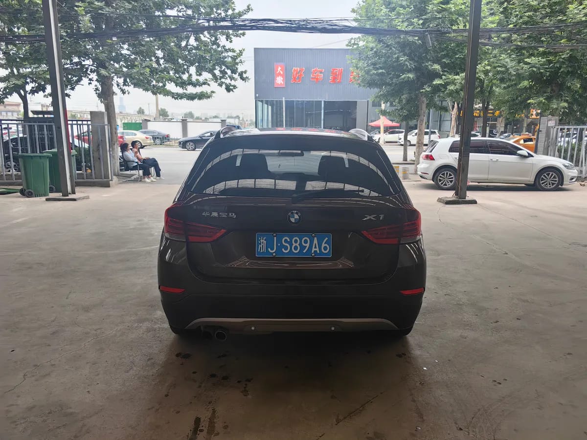 BMW X1 2015 sDrive18i 5