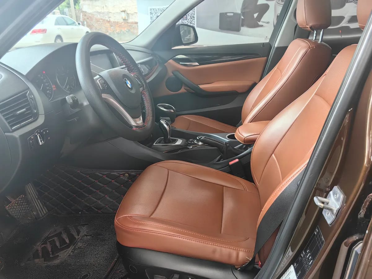 BMW X1 2015 sDrive18i 9