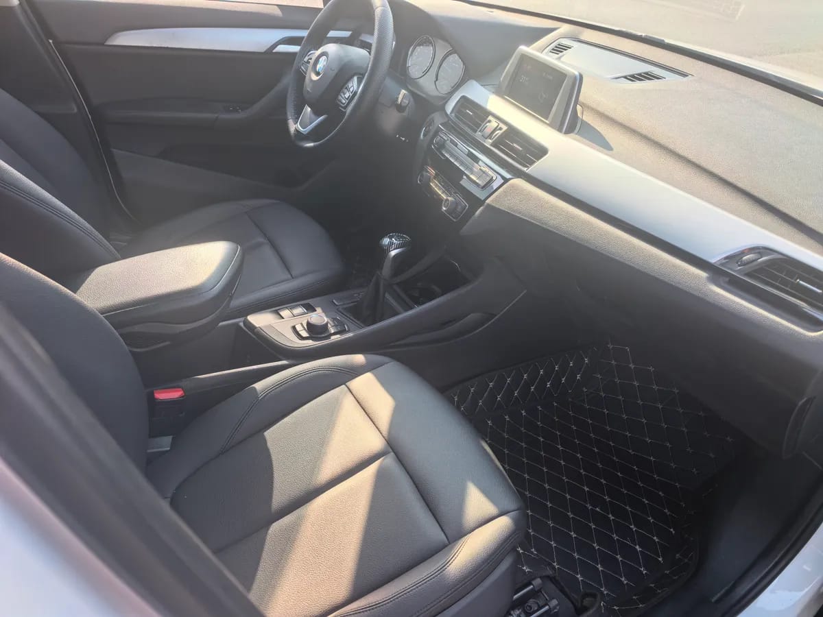 BMW X1 2019 sDrive18Li 7
