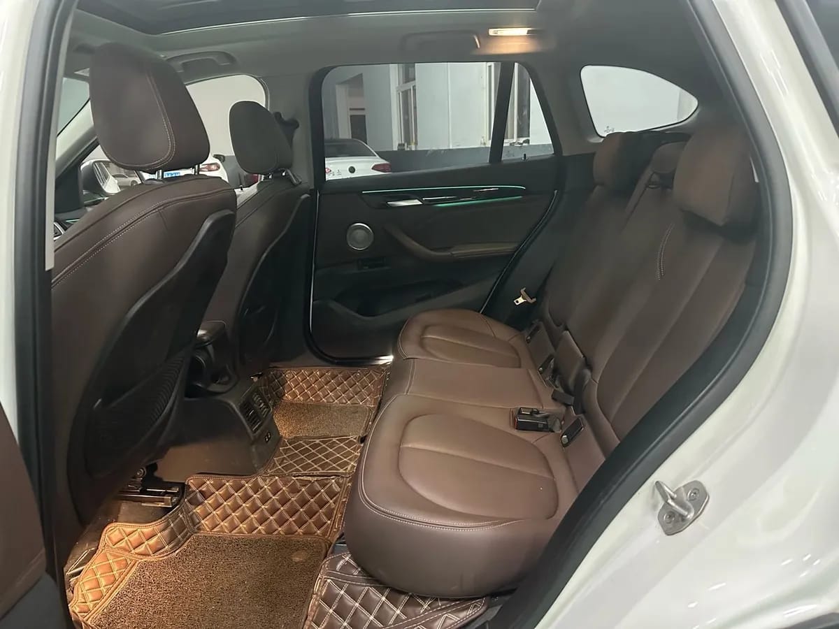 BMW X1 2021 sDrive20Li 8