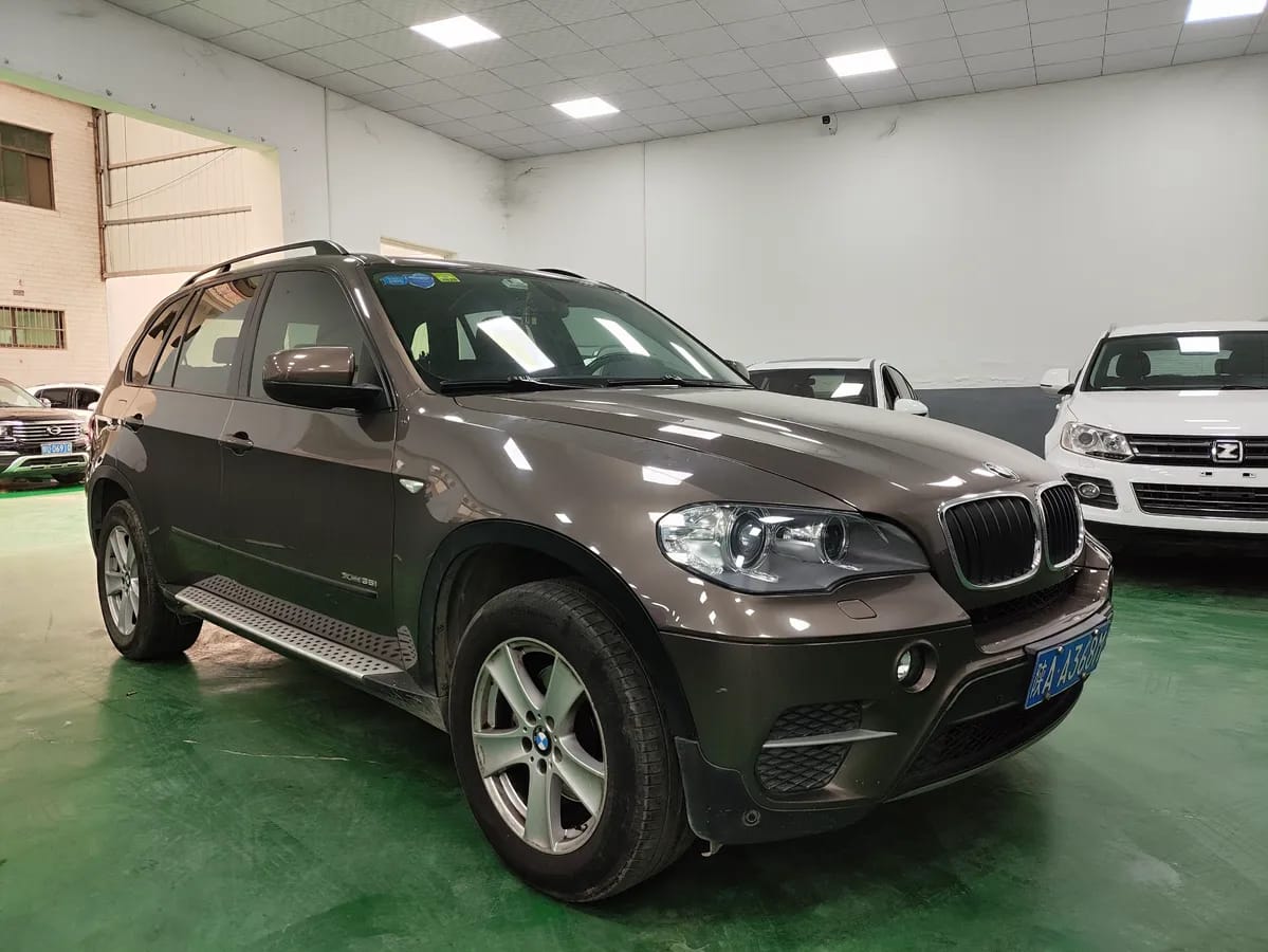 BMW X5 ( ) 2011 xDrive35i 3