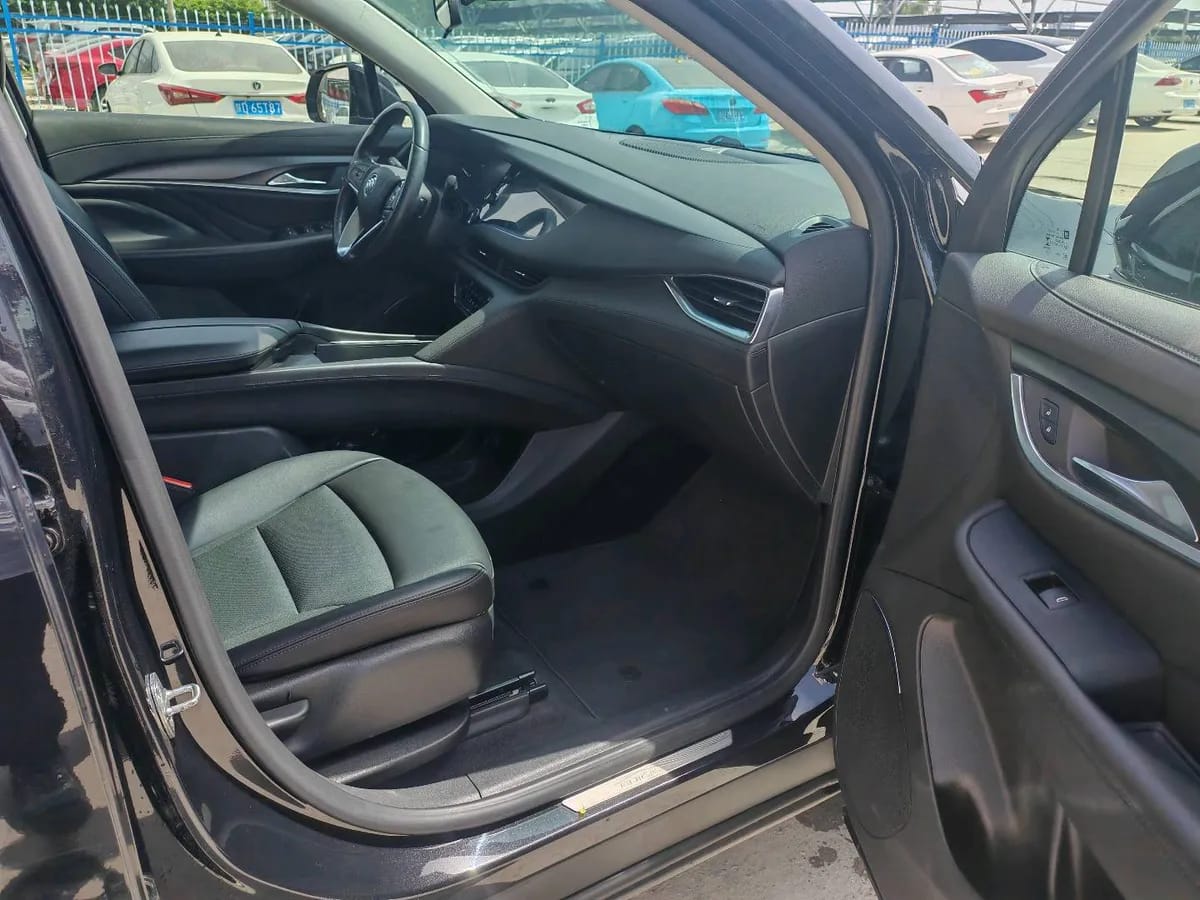 Buick 2020 28T 8