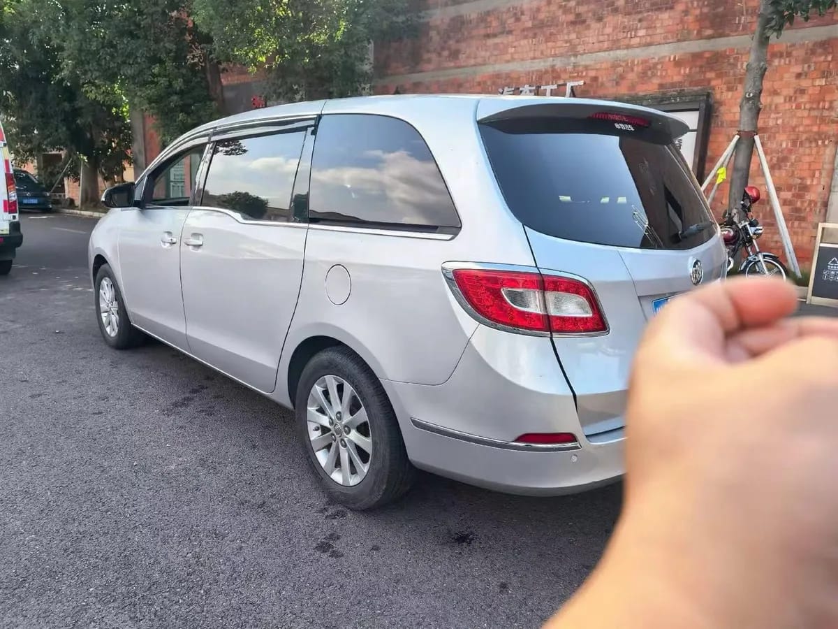 Buick GL8 2011 2.4L CT 5