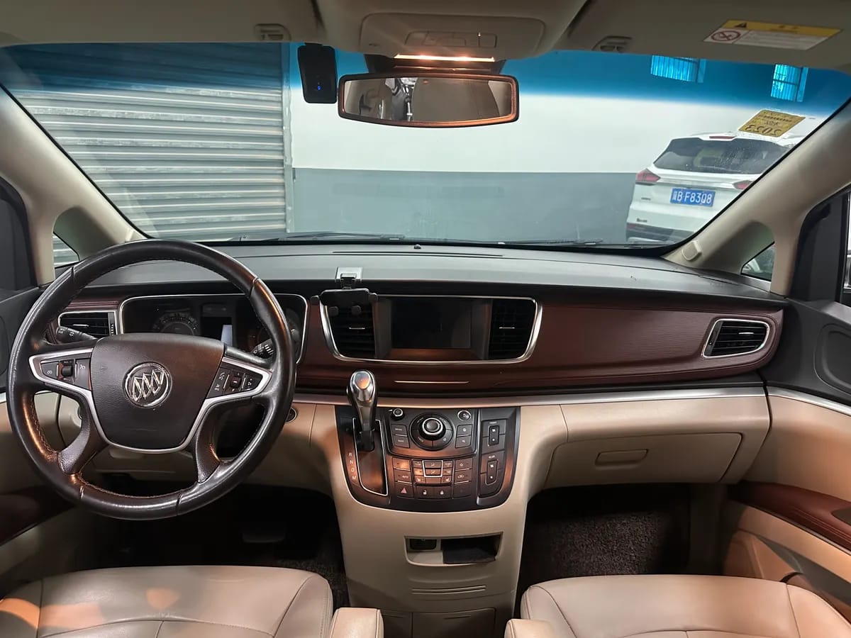 Buick GL8 2017 25S V 9