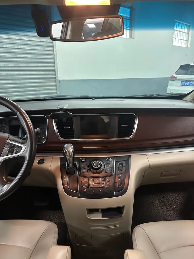 Buick GL8 2017 25S V 10