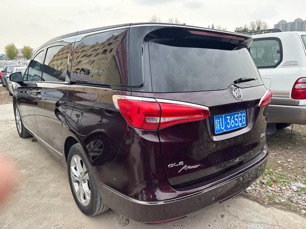 Buick GL8 2017 28T Avenir V 4