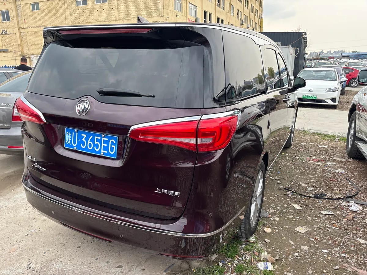 Buick GL8 2017 28T Avenir V 5