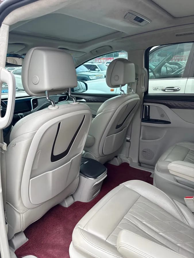 Buick GL8 2017 28T Avenir V 6