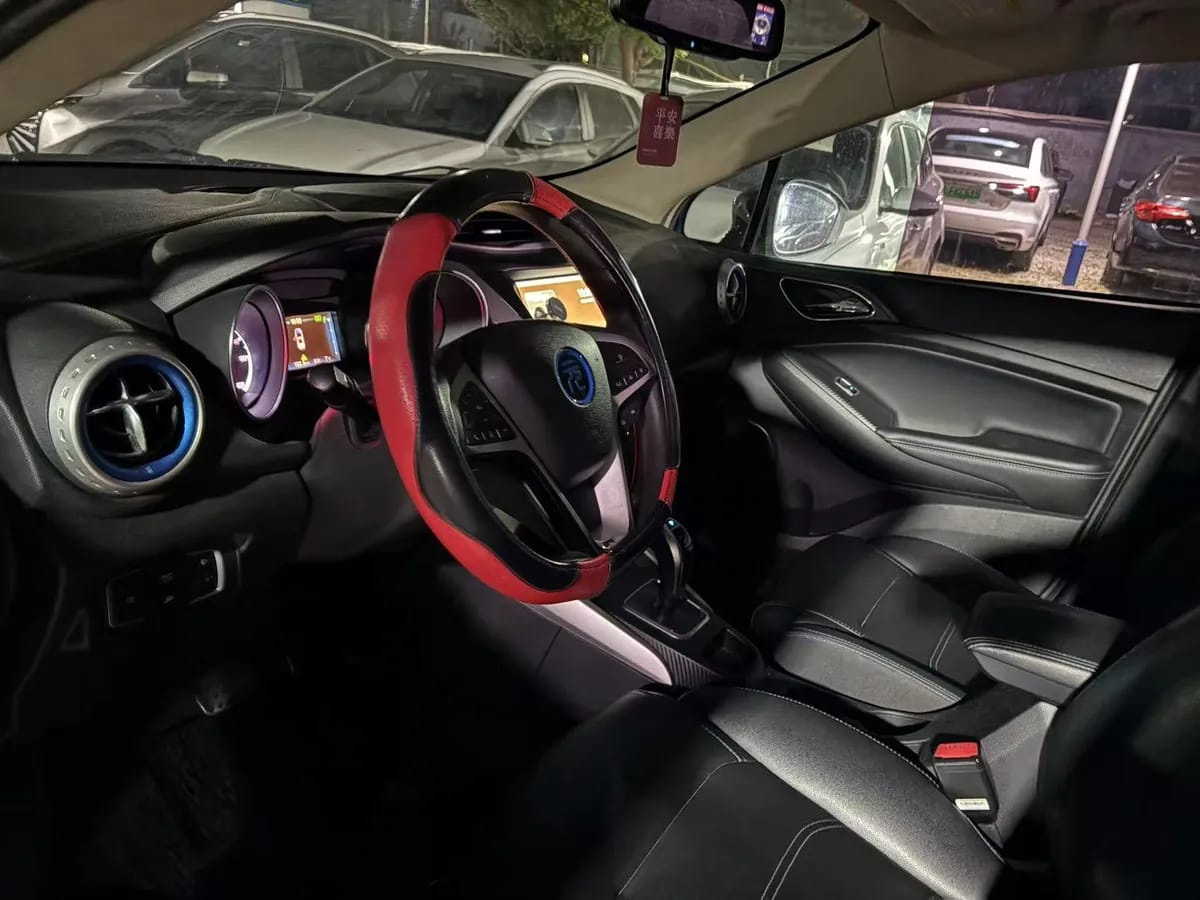 BYD 2018 EV360 2