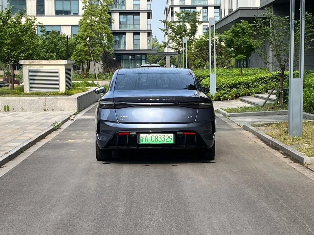 BYD 2023 700km 4