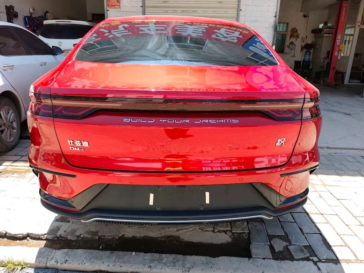 BYD 2023 DM-i 121KM 9