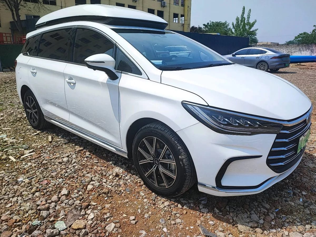 BYD MAX 2022 DM-i 105KM 3