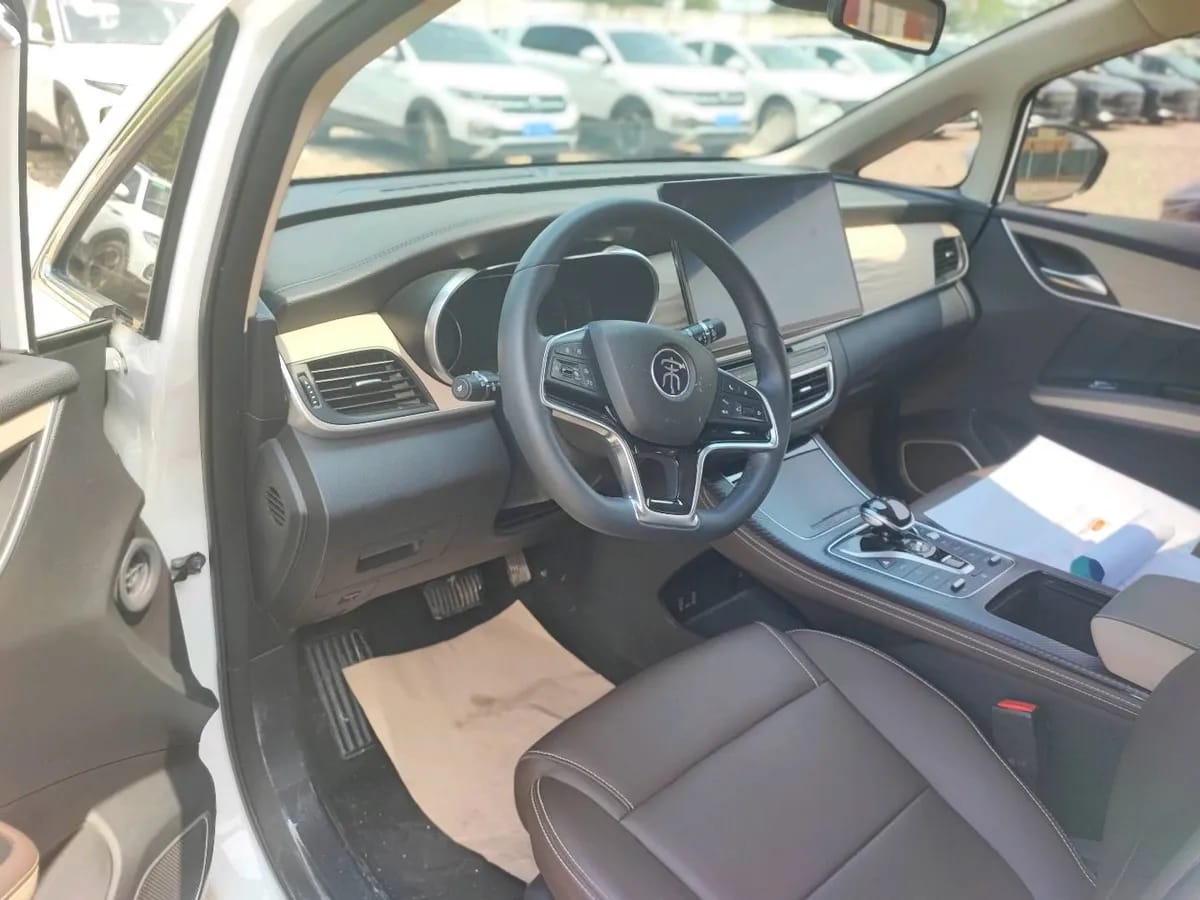 BYD MAX 2022 DM-i 105KM 4