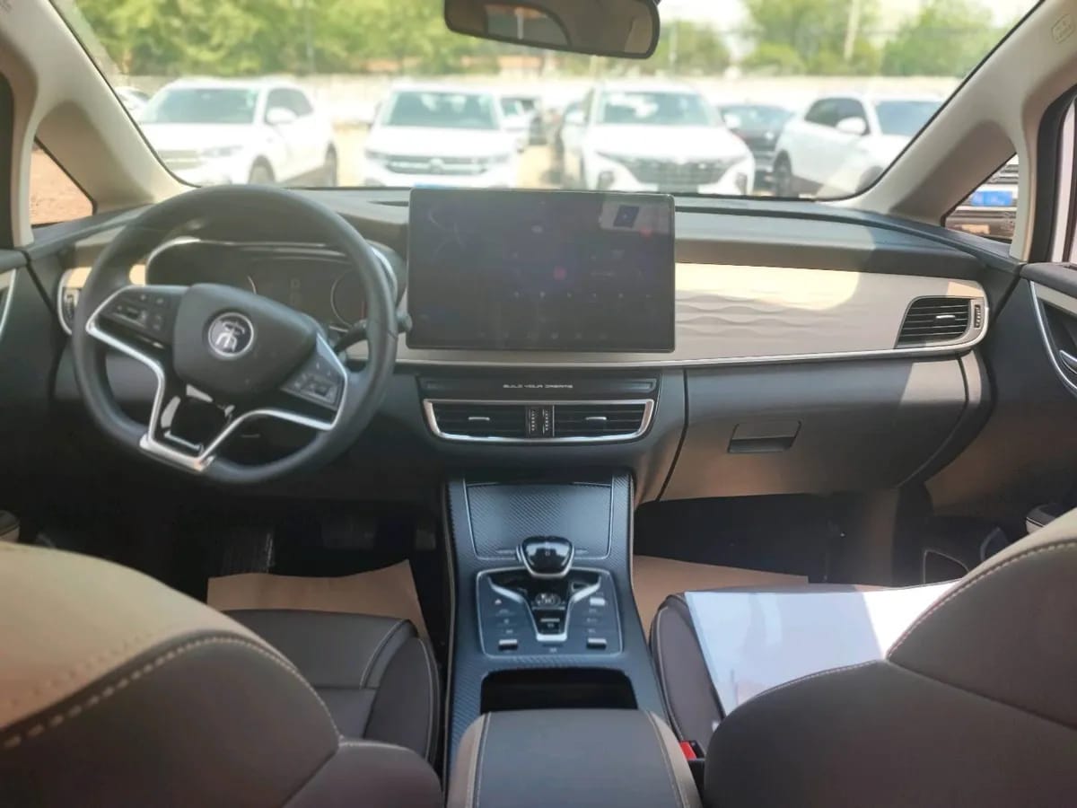 BYD MAX 2022 DM-i 105KM 6