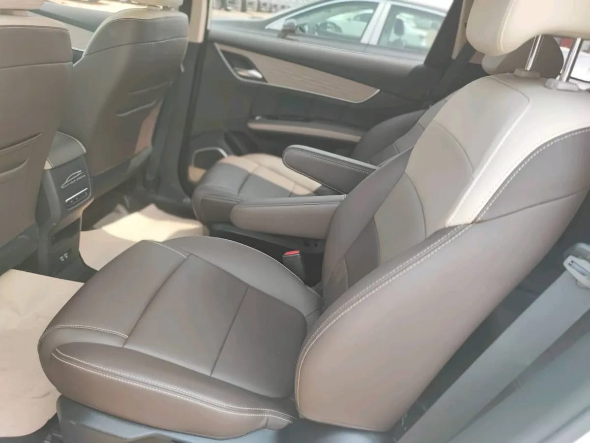 BYD MAX 2022 DM-i 105KM 8