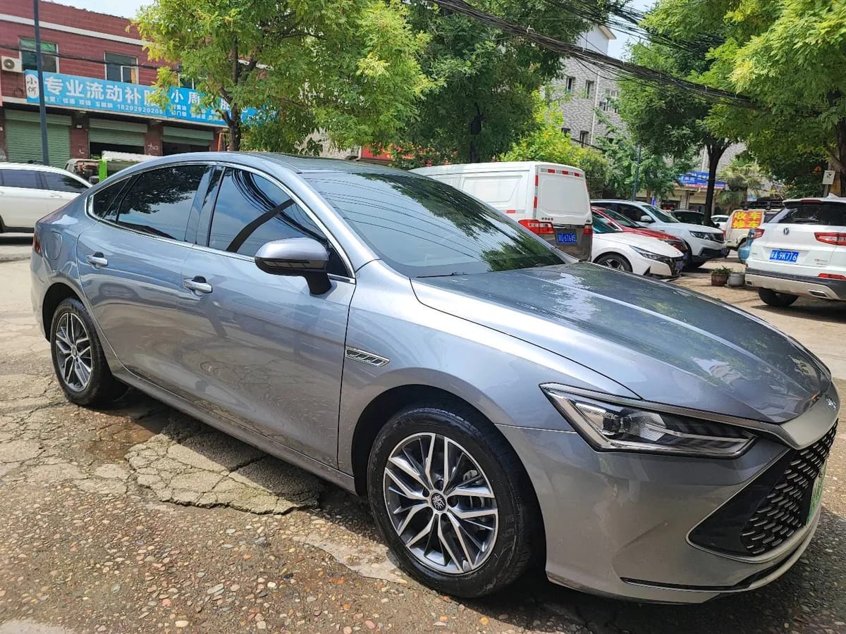 BYD PLUS 2023 DM-i 120KM 3