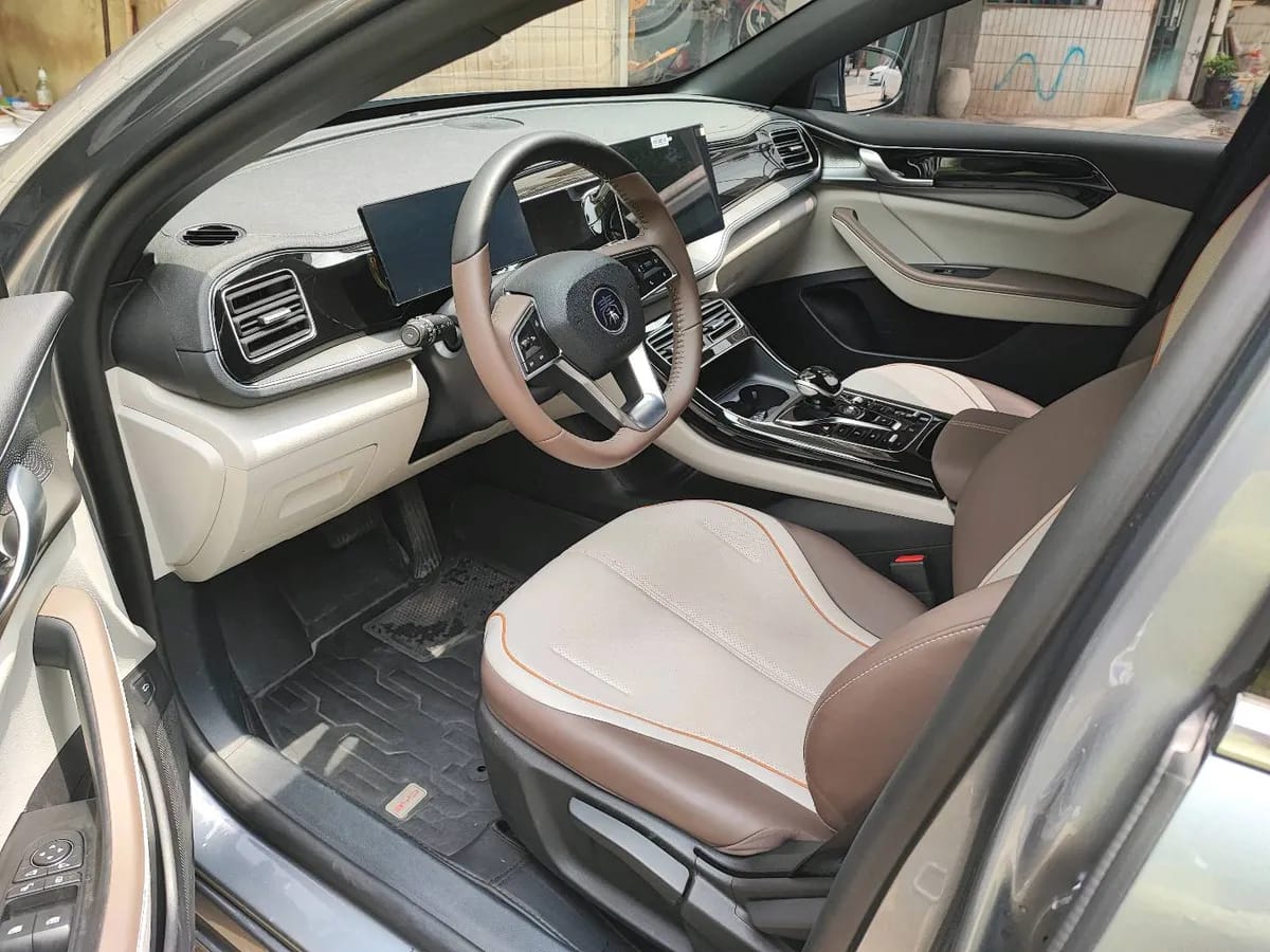 BYD PLUS 2023 DM-i 120KM 4