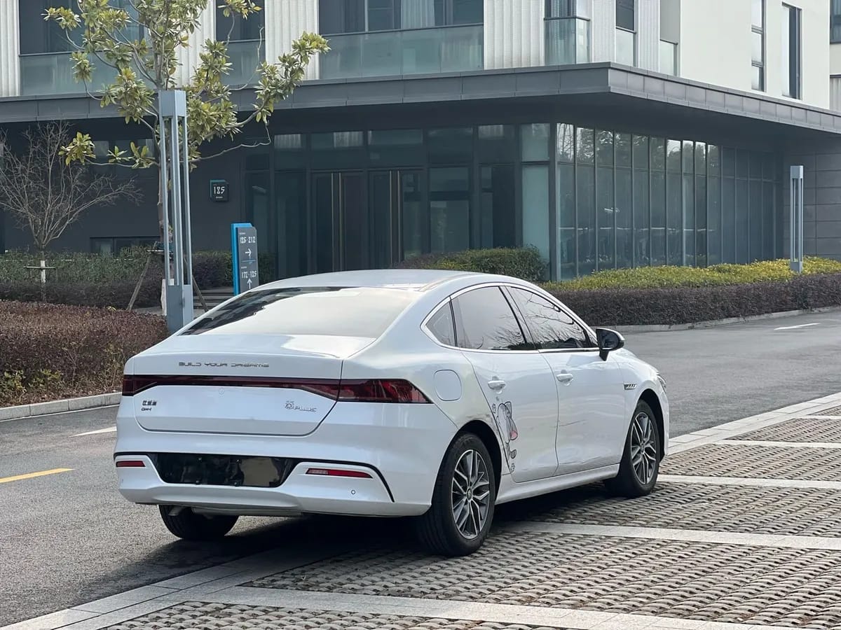 BYD PLUS 2023 DM-i 55KM 3