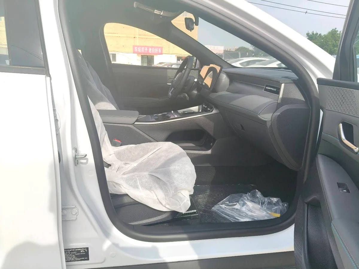 BYD PLUS 2026 DM-i 128KM 5