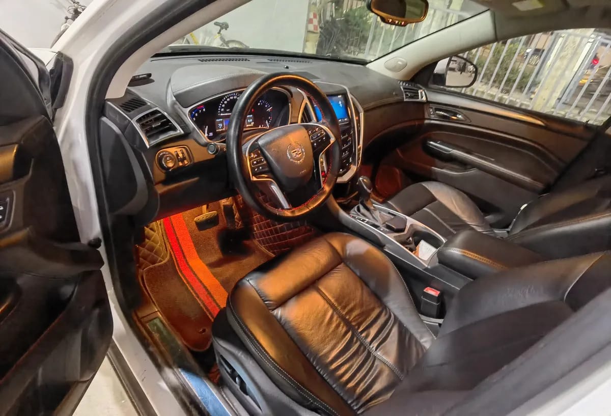 Cadillac SRX ( ) 2015 3.0L 9