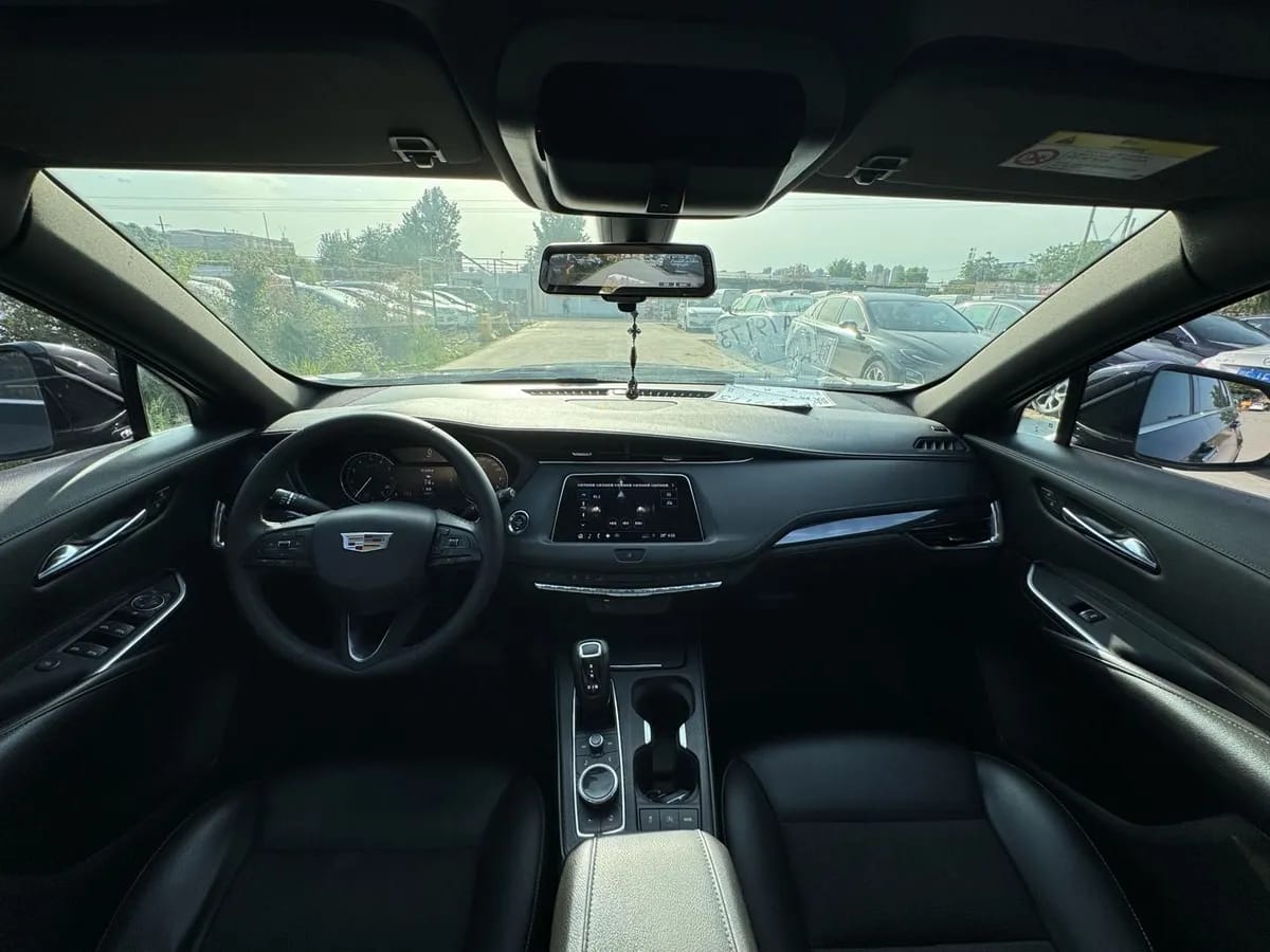 Cadillac XT4 2018 28T 6