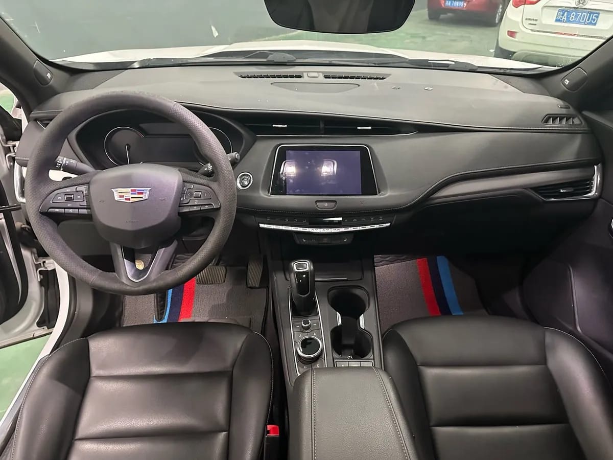 Cadillac XT4 2018 28T 10