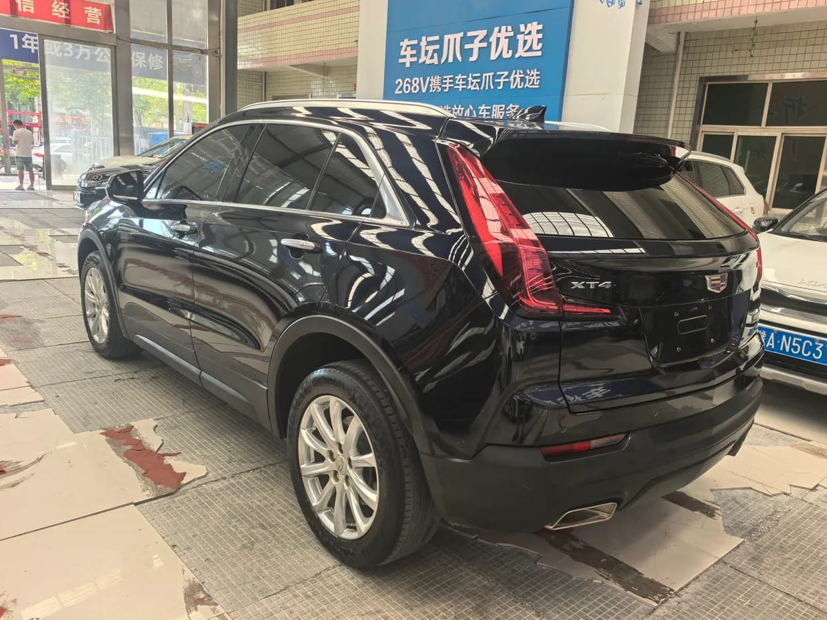 Cadillac XT4 2020 28T 4