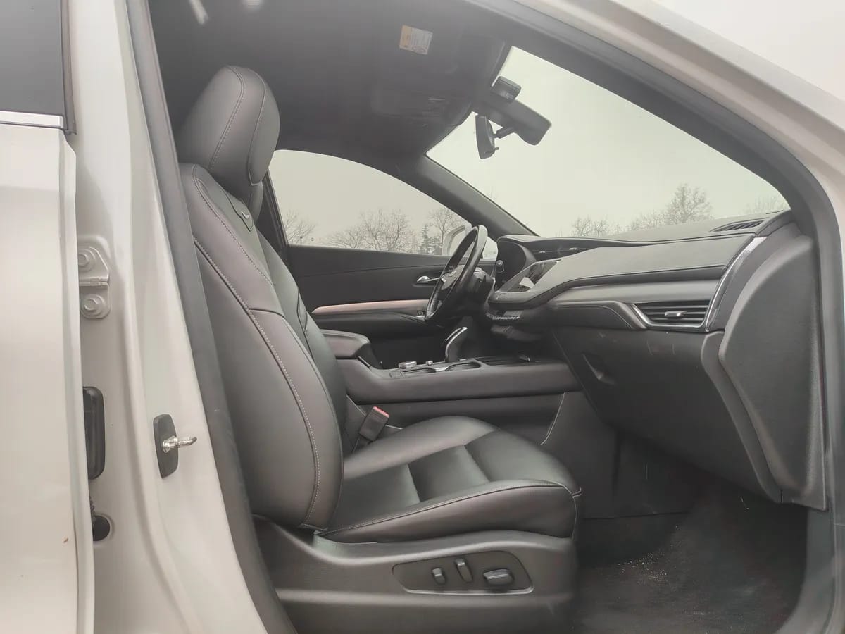 Cadillac XT4 2020 28T 8