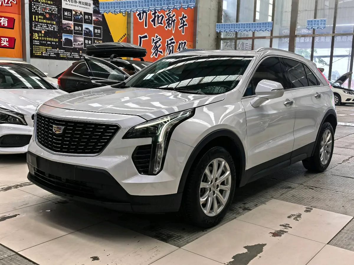 Cadillac XT4 2021 28T