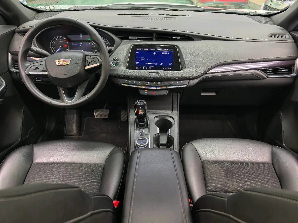 Cadillac XT4 2021 28T 5
