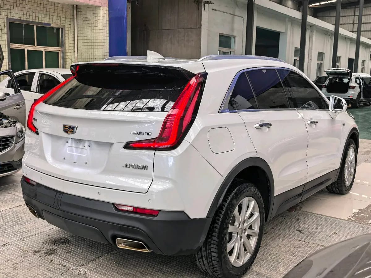 Cadillac XT4 2021 28T 8