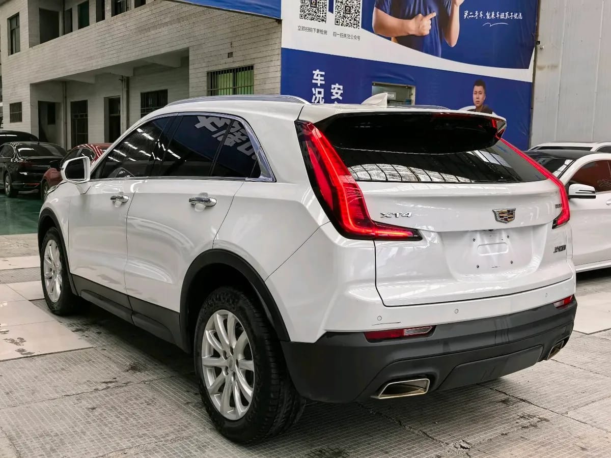 Cadillac XT4 2021 28T 10