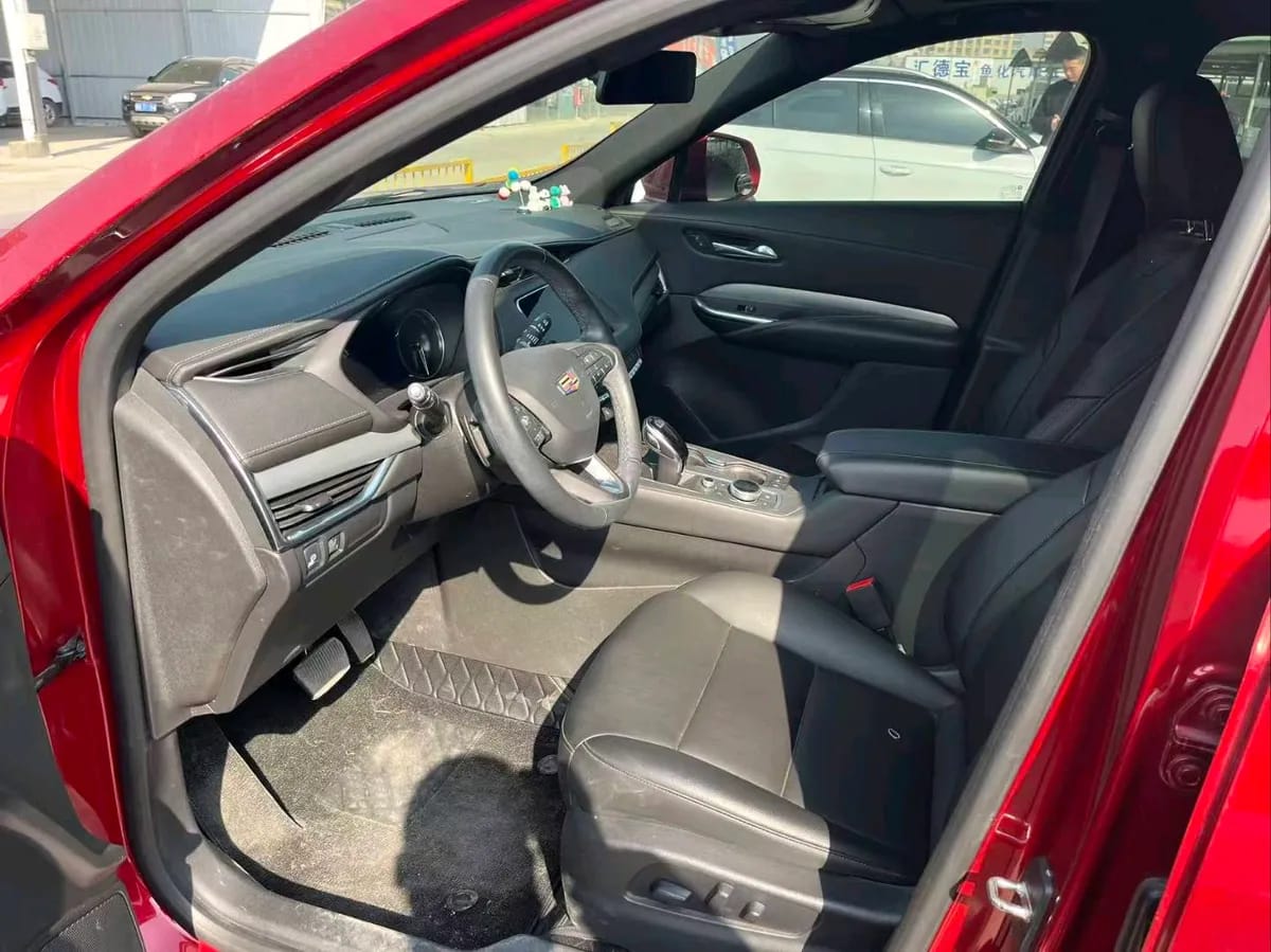 Cadillac XT4 2021 28T 4