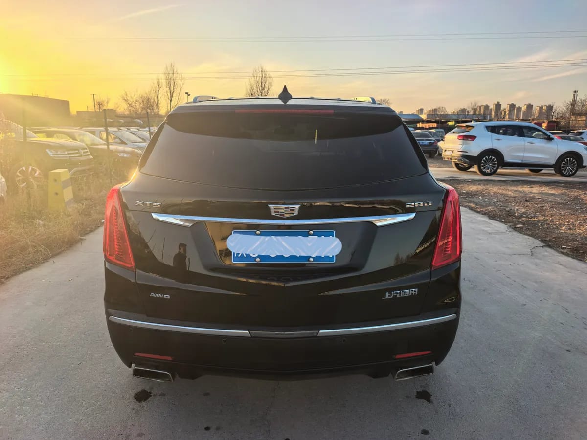 Cadillac XT5 2016 28T 8