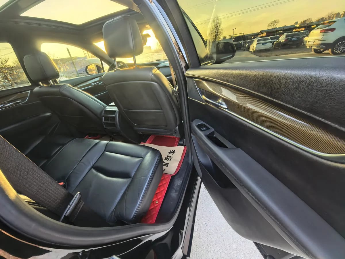 Cadillac XT5 2016 28T 10