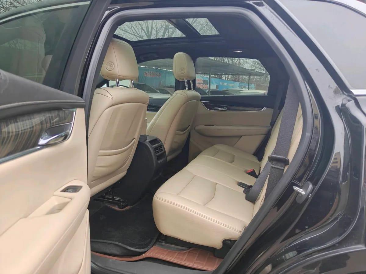 Cadillac XT5 2016 28T 5