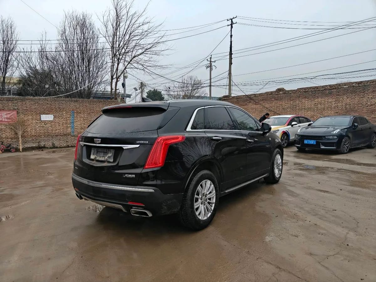 Cadillac XT5 2016 28T 8