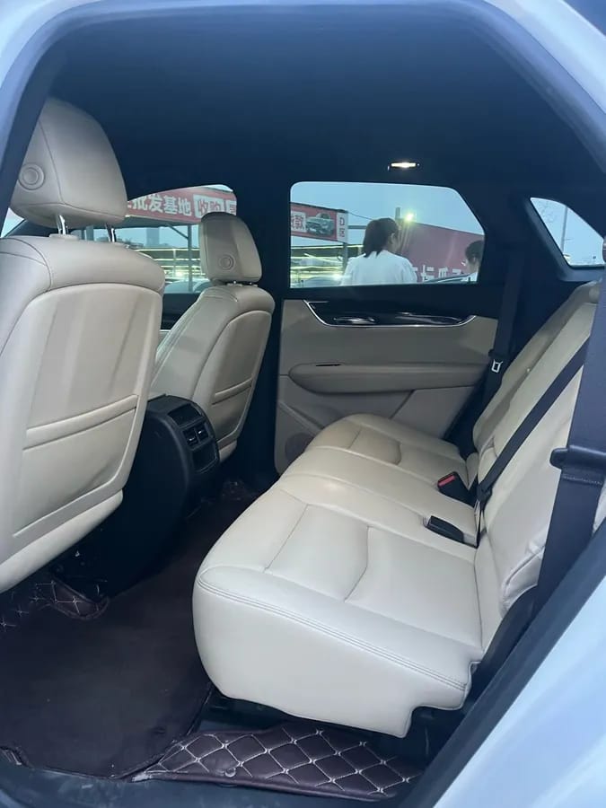 Cadillac XT5 2017 25T 5
